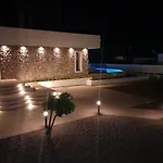 Zoes & فاليراكي