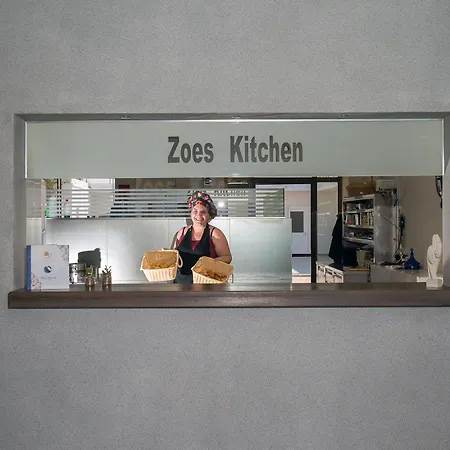Otel Zoes & 3*