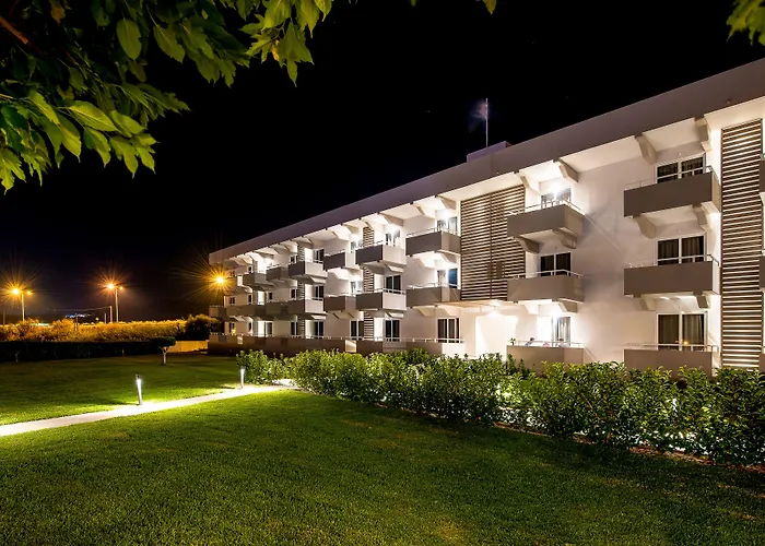 Zoes & Фалираки