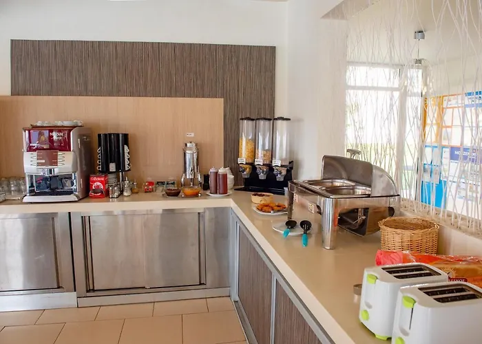 Zoes & Отель Фалираки