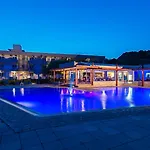 Zoes & Otel