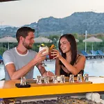 Otel Zoes &