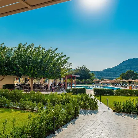 Zoes & Otel 3*