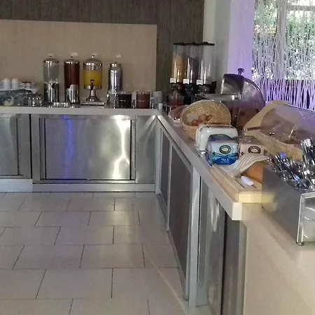 Zoes & פליראקי