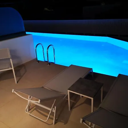 Zoes Hotel&suites 3*