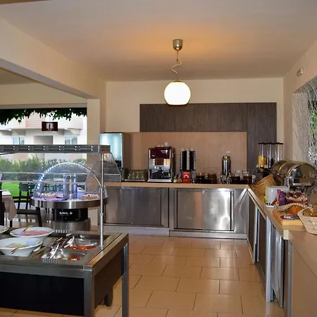 Zoes Hotel&suites Hotel