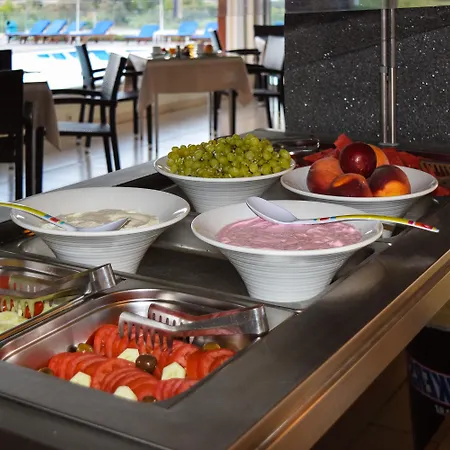 Zoes Hotel&suites 3*