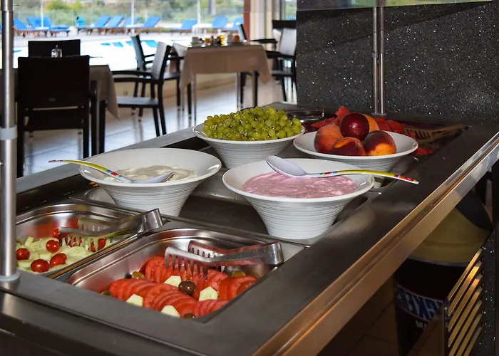Zoes & Hotell 3*